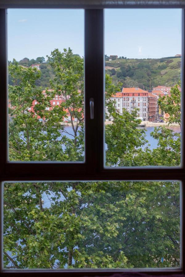 Confort Junto A La Ria De Barakaldo Buitenkant foto